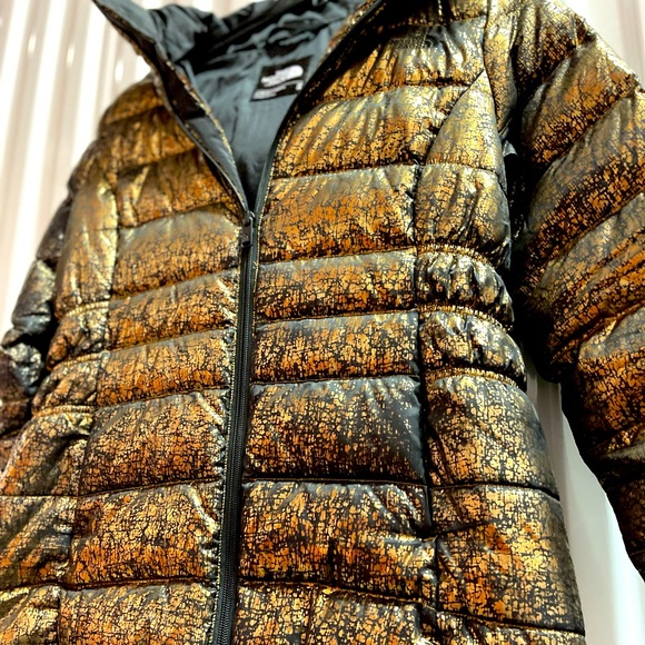 The North Face Jackets \u0026 Coats | The North Face Metallic Puffer Jacket | Color: Black/Gold | Size: M | Treasherchest's Closet